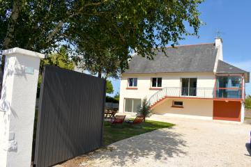 À 2mn de la plage, maison avec grand terrain clos