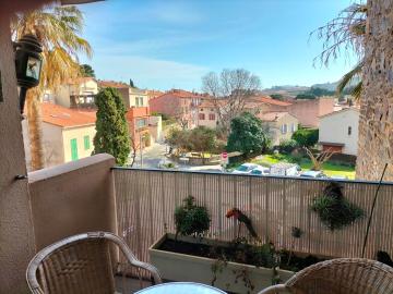 Proche Gare Centre et Plages- Calme - petit déjeuner au soleil -Wifi FIBRE-Vue Dégagée- Ideal Place near beach , station and centre with beautiful view