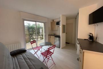Studio with private terrace near the Old Port