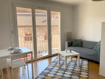 Le Raymond, Grand Studio, Parking