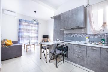 Urban Lifestyle Apartment with SeaView