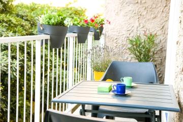 Tellène - Avec balcon en bas de ND de la Garde