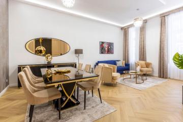 Luxurious Bajcsy Residence next to the Basilica