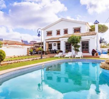 Gran Casa con Piscina Privada by Chiclana Dreams