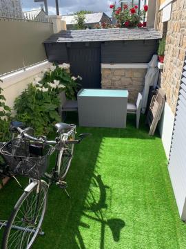 STUDIO,3 Mn de la Mer, Térrasse, Vélo, Proche de la ville fortifiée.