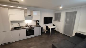 Metro-house