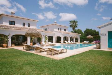 The Adelante House