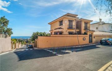 Beautiful home in Benalmadena with 5 Bedrooms, Outdoor swimming pool and Swimming pool