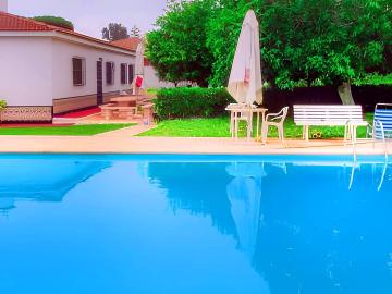 Chalet con piscina privada La Mascota