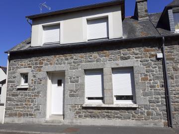 Maison bretonne au centre de la baie de St-Brieuc