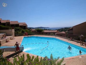 Joli duplex avec vue mer et piscine