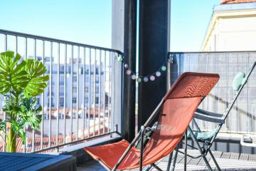 Studio 1 chambre avec terrasse et petite vue mer