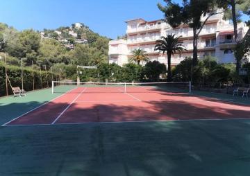 3P avec piscine, tennis et vue mer dans une résidence de grand standing