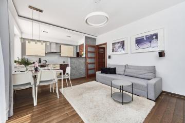 Family Apartment with Parking Inowrocławska by Renters