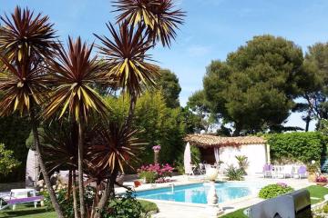 Studio dans villa de charme, piscine, proche plage