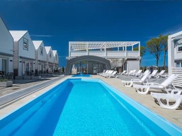 Comfortable cottages by the sea for 6 people, swimming pool, sauna, Rewal