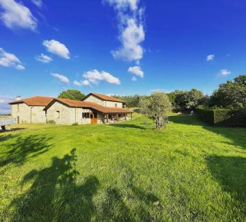 Casa de campo con piscina. Casa rural. A Casa Da Lucía.