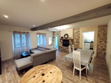 Charmente maison de bourg avec parking privé