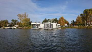 Houseboat ARKA 1 domki na wodzie