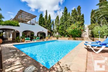 Villa Jardin - Grupo Turis