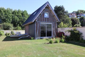 Pleasant house by the sea