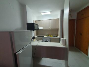 Apartamento luminoso junto a la playa