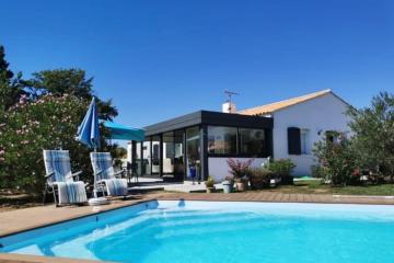Villa plain-pied piscine chauffée proche plages