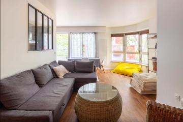 Nice 50m located near Paris