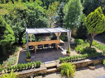 LE SORBIER, MONTIGNAC 3 BED/2 BATH HOUSE WITH SWIMMING POOL