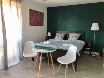 Cozy Studio with balcony and free parking