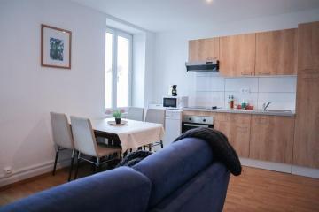 Appartement entier 3 pièces rénové lumineux parking