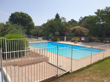 Appartement 2 pièces , climatisé, avec piscine agréable dans la résidence