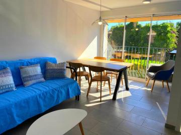 Apartament modern per parelles, piscina i Wi Fi