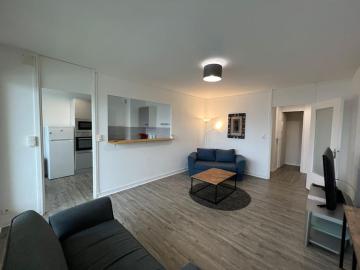 Lumineux 3 pièces de 70 m2 avec balcon terrasse et parking en s/sol