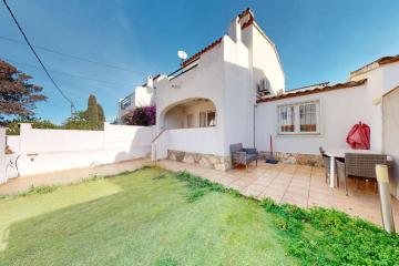 Charmante maison avec jardin Puig -Rom
