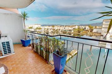 Appartement au bord du canal Empuriabrava