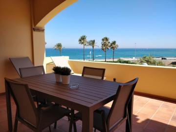 Precioso apartamento frente a la playa