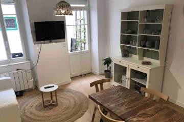 Lovely Central Rochelle Apartment