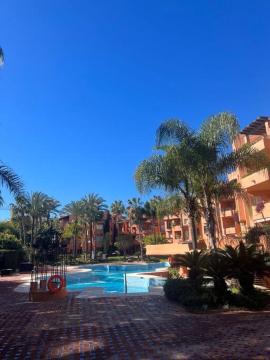Hermoso Piso en la Milla de Oro