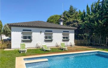 Stunning home in Chic, de la Frontera with Outdoor swimming pool, WiFi and 3 Bedrooms