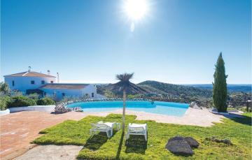 Amazing Home In F-41450 Constantina With Outdoor Swimming Pool, 9 Bedrooms And Private Swimming Pool