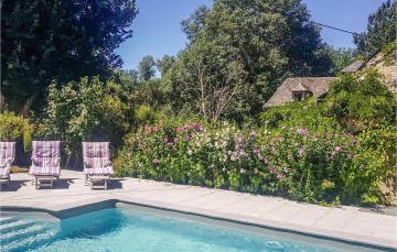 Nice home in Lunac with Outdoor swimming pool, WiFi and 4 Bedrooms