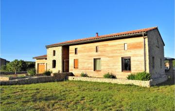 Stunning home in Larnas with Outdoor swimming pool, WiFi and 3 Bedrooms