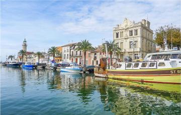 Nice home in Aigues-Mortes with WiFi and 2 Bedrooms