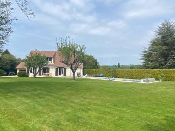 Maison individuelle avec piscine privative