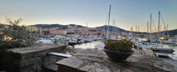 Superbe T2, Vieux Port, Hyper centre Ajaccio