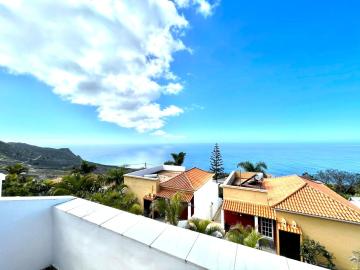 Villa with 3 bedrooms with great direct ocean view