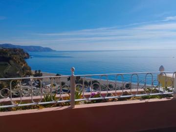 Amazing 3 bedroom townhouse close to Burriana, Nerja