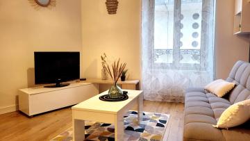 Joli Appartement Proche des Remparts et Toute Commodité