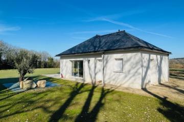 Nice house with large garden in Brech